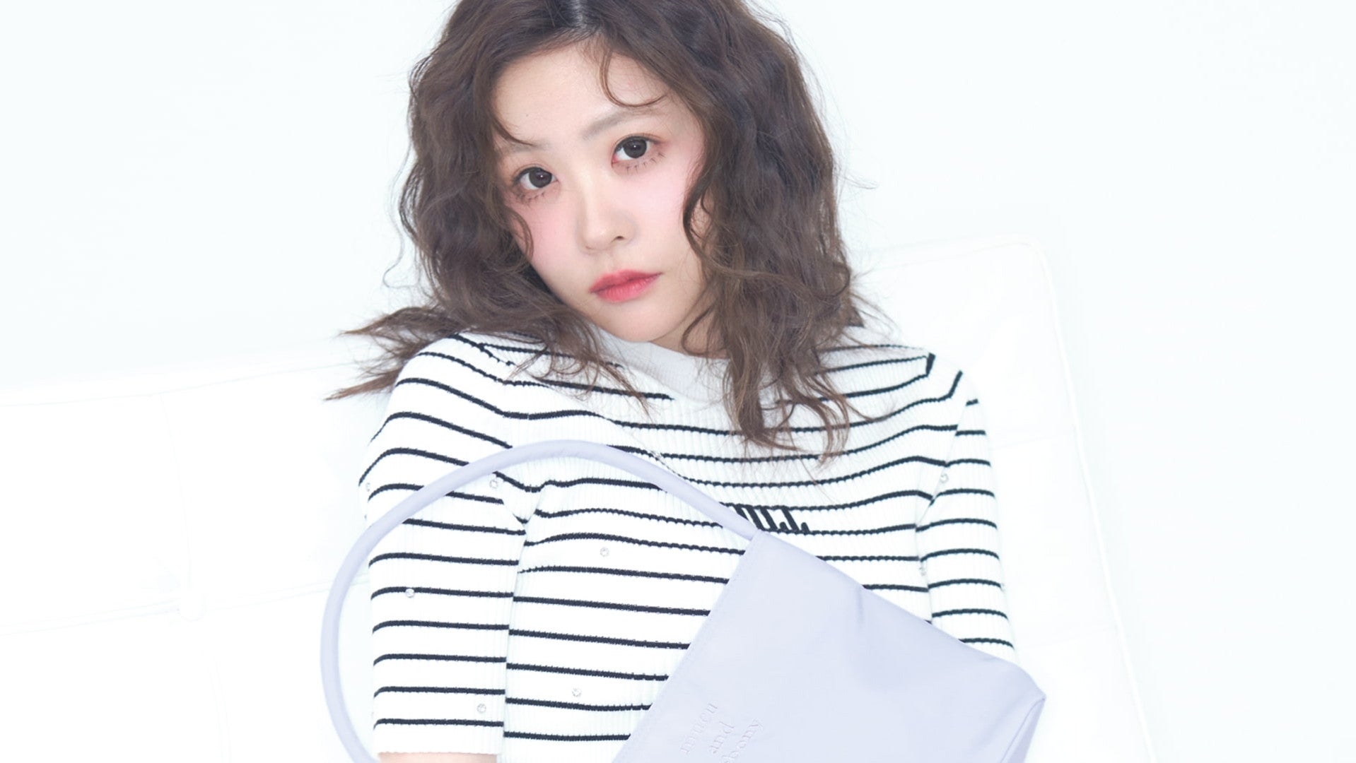 普段コーデにも取り入れやすい♡ 儚げな印象が叶う「プチ柄×パステルカラー」コーデ