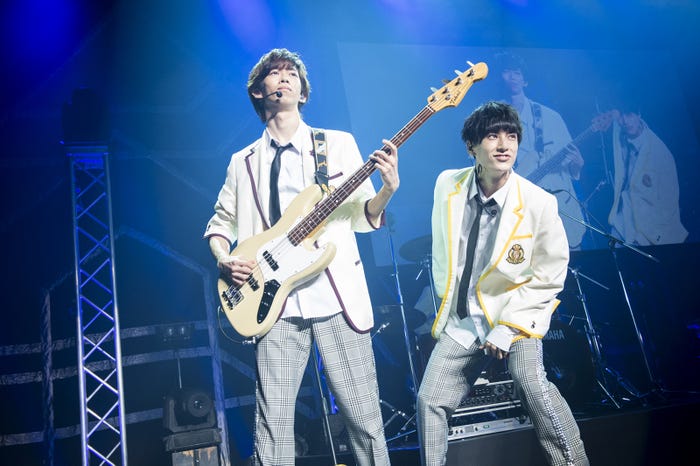 超特急がバンド!(写真:米山三郎/深野輝美)