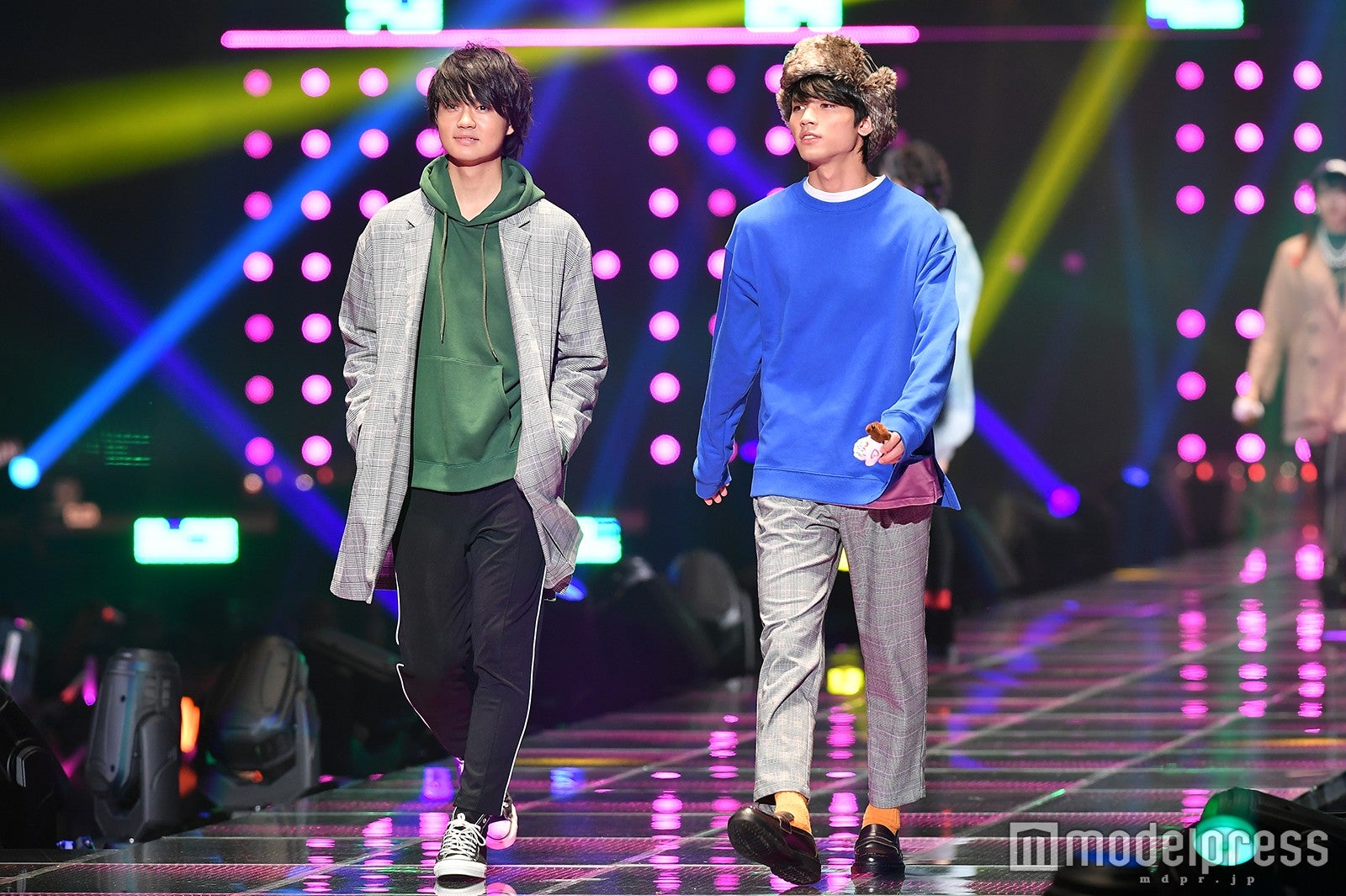 （左から）佐野勇斗、板垣瑞生 （C）モデルプレス
