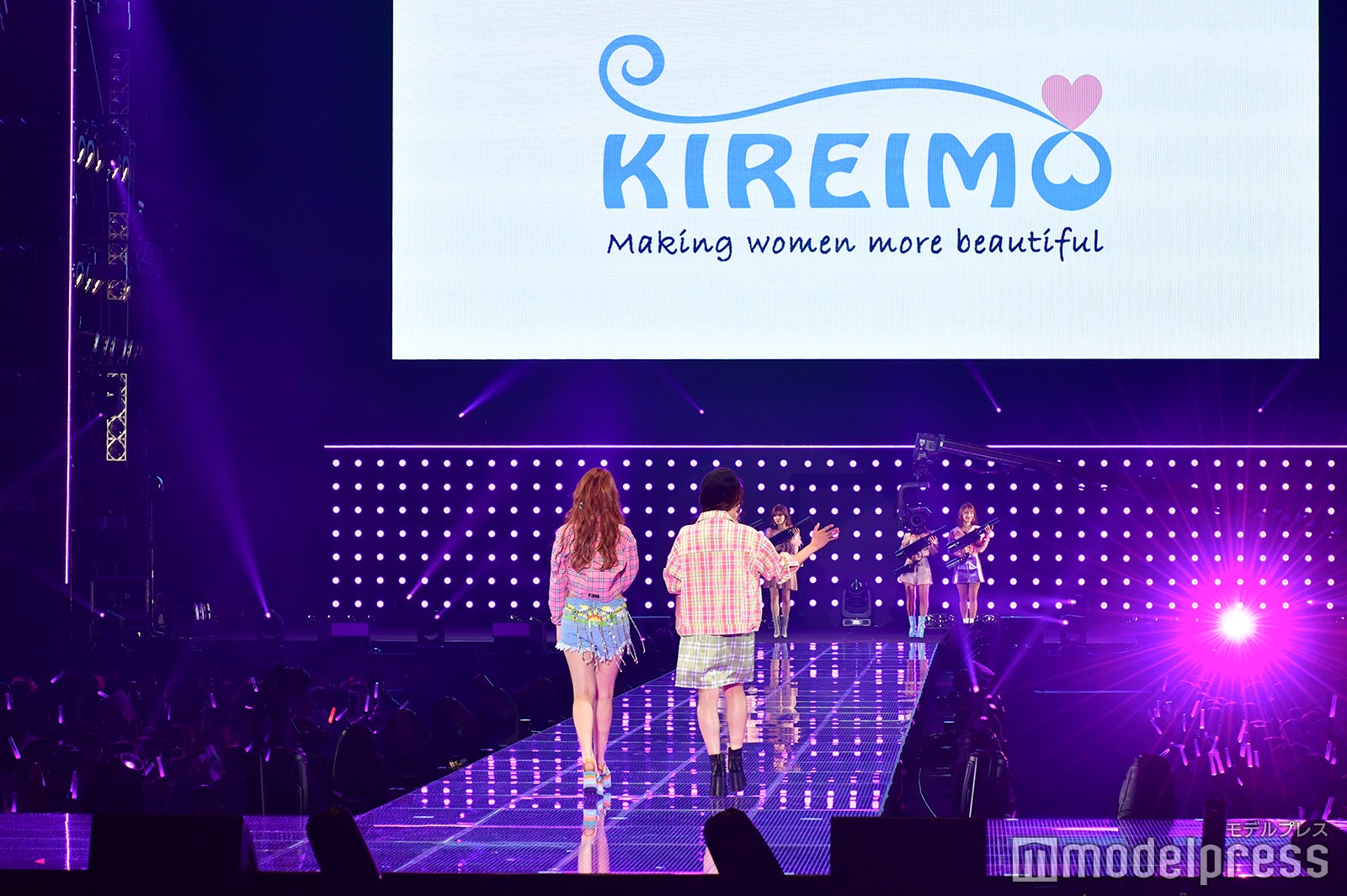 （C）モデルプレス