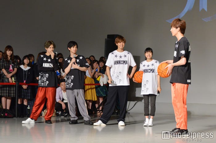 杉野遥亮がフリースローに挑戦 (C)モデルプレス