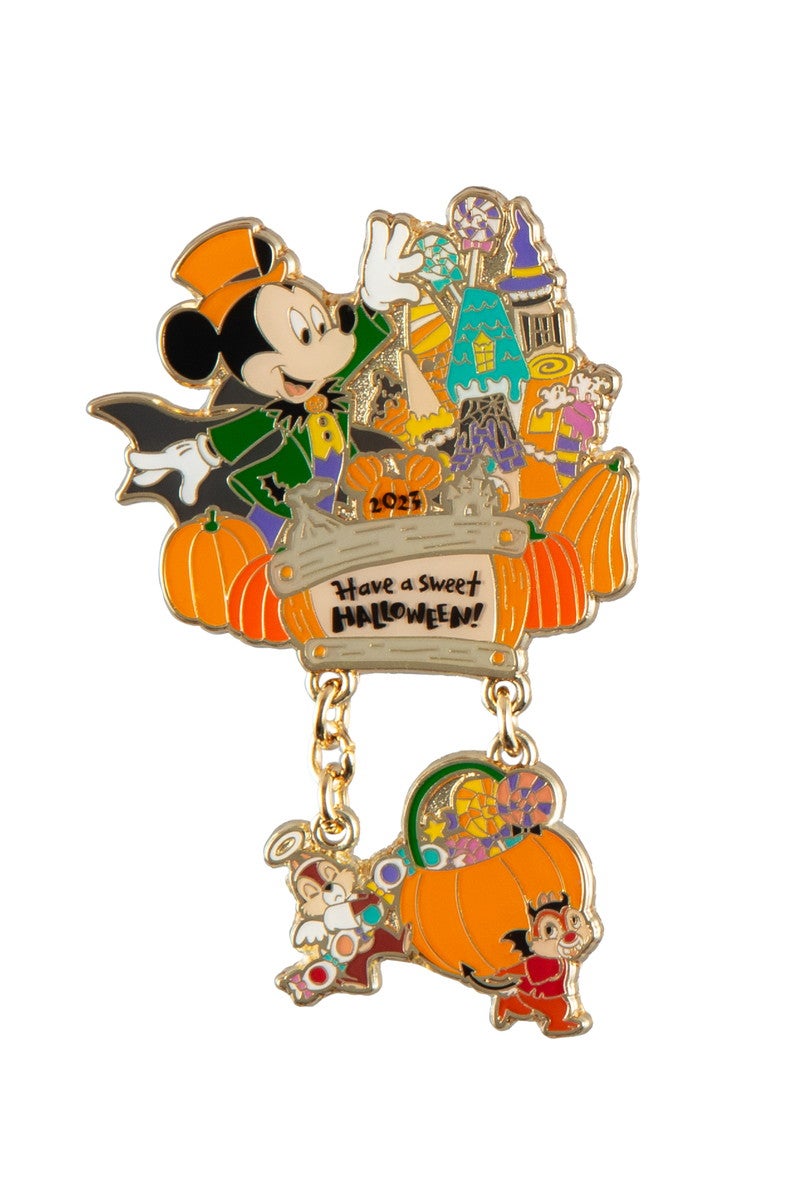 ピンバッジ¥1,200（C）Disney