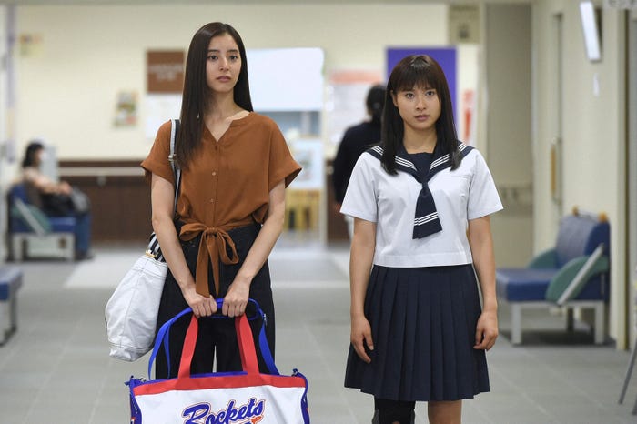 新木優子、土屋太鳳/「チア☆ダン」第9話より(C)TBS