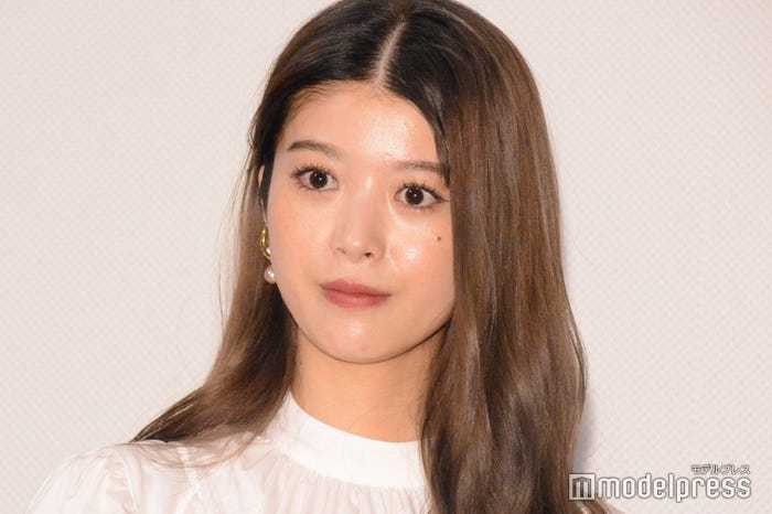 ワンレングスの馬場ふみか(C)モデルプレス