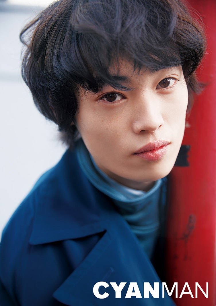 窪塚洋介の息子・窪塚愛流、美を追求 春の街中に佇む3ルック披露