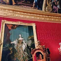 綺麗な女性の絵画/画像提供:所属事務所