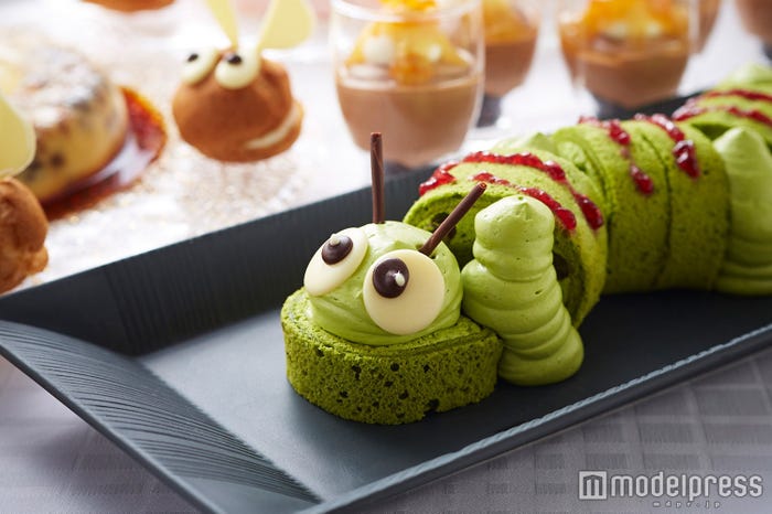 「アリスと楽しむストロベリー」(画像提供:京王プラザホテル)