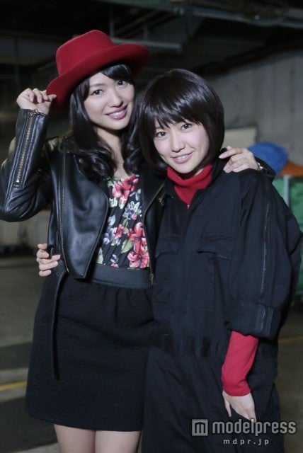 （左から）北原里英、大島優子