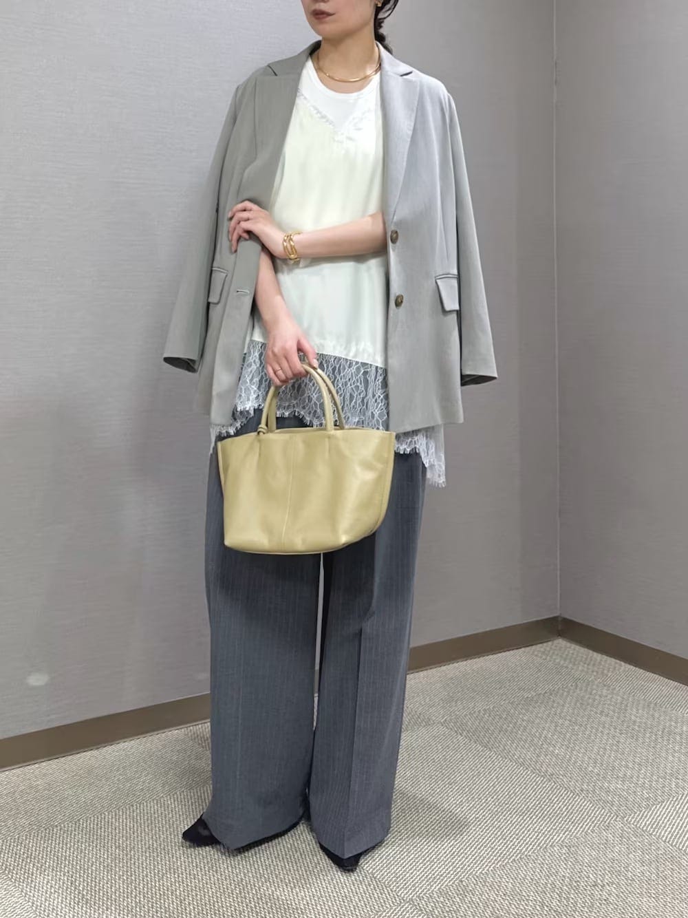 ジャケットのインナーにプラスしてスタイリッシュに　出典：WEAR