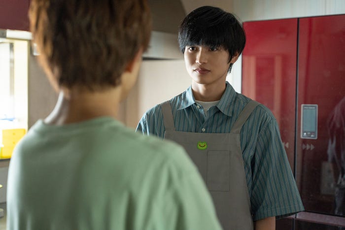 草川拓弥、西垣匠「みなと商事コインランドリー2」第7話より(C)缶爪さわ・椿ゆず/KADOKAWA/「みなと商事コインランドリー2」製作委員会