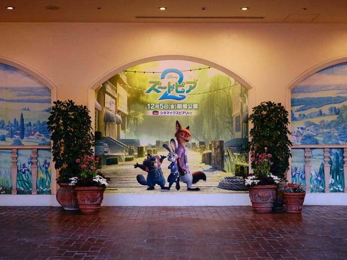 【舞浜】イクスピアリ「ズートピア2」装飾(C)2025 Disney Enterprises, Inc. All Rights Reserved.