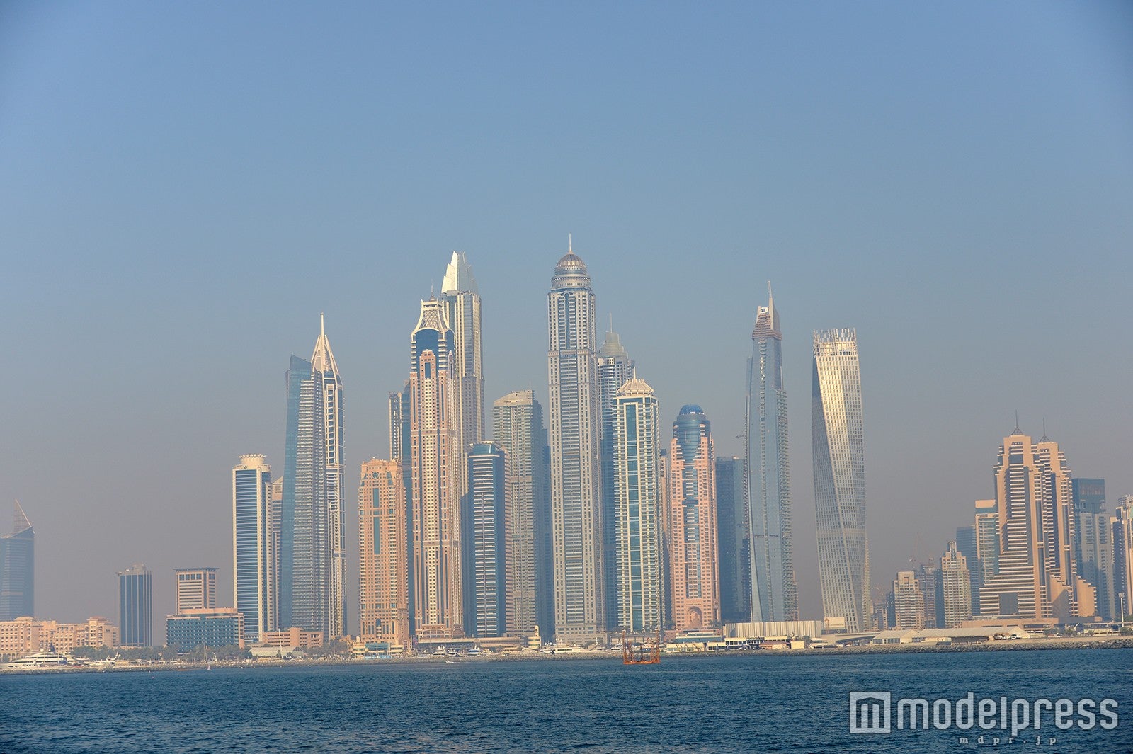 超高層ビル群（C）モデルプレス