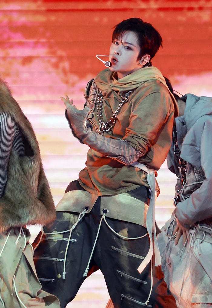 CLOSE YOUR EYES(C)HLL ALL RIGHT RESERVED