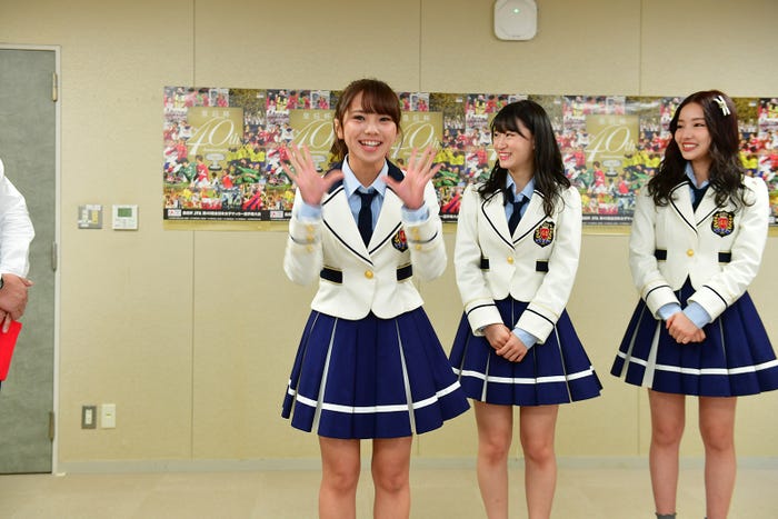 (左から)磯佳奈江、上西怜、村瀬紗英(画像提供:よしもとクリエイティブ・エージェンシー)