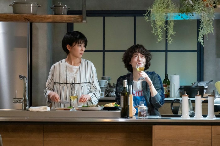 松たか子、市川実日子/「大豆田とわ子と三人の元夫」第4話より(C)カンテレ、フジテレビ