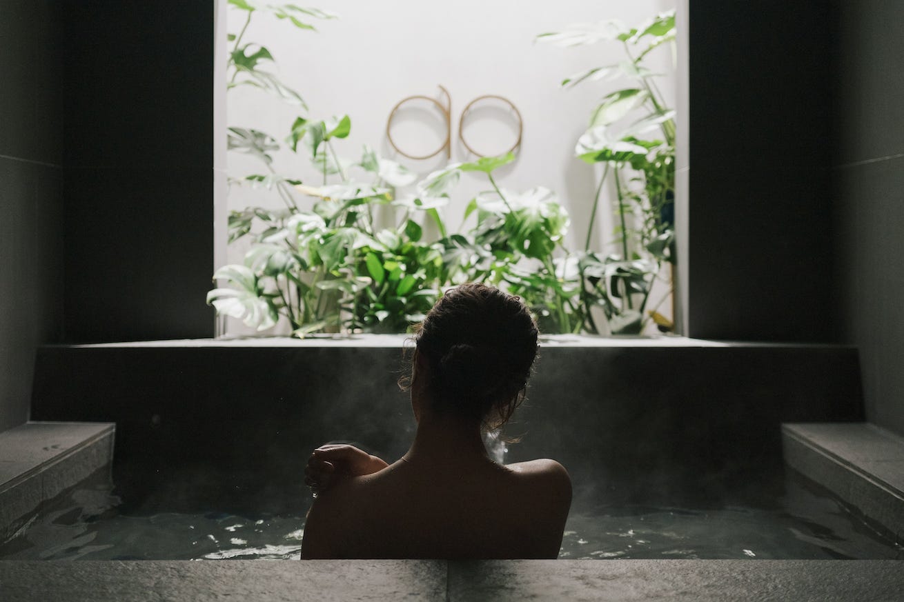 山梨にウェルネス特化の宿「ホテルノームアオ」半露天風呂やサウナ、よもぎ蒸し等がオールインクルーシブ