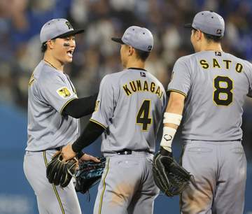 阪神 森下「後ろにとんでもない人がいるので。何とか逃げ切れるように。勝つ気でいます」佐藤輝との本塁打王争いに意気込む V打には「何としても」