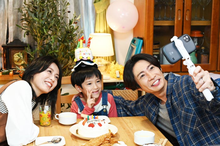 本仮屋ユイカ、木村優来、相葉雅紀(C)テレビ朝日
