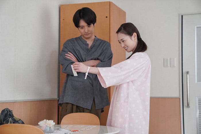 赤楚衛二、福原遥/「舞いあがれ!」第112話(C)NHK