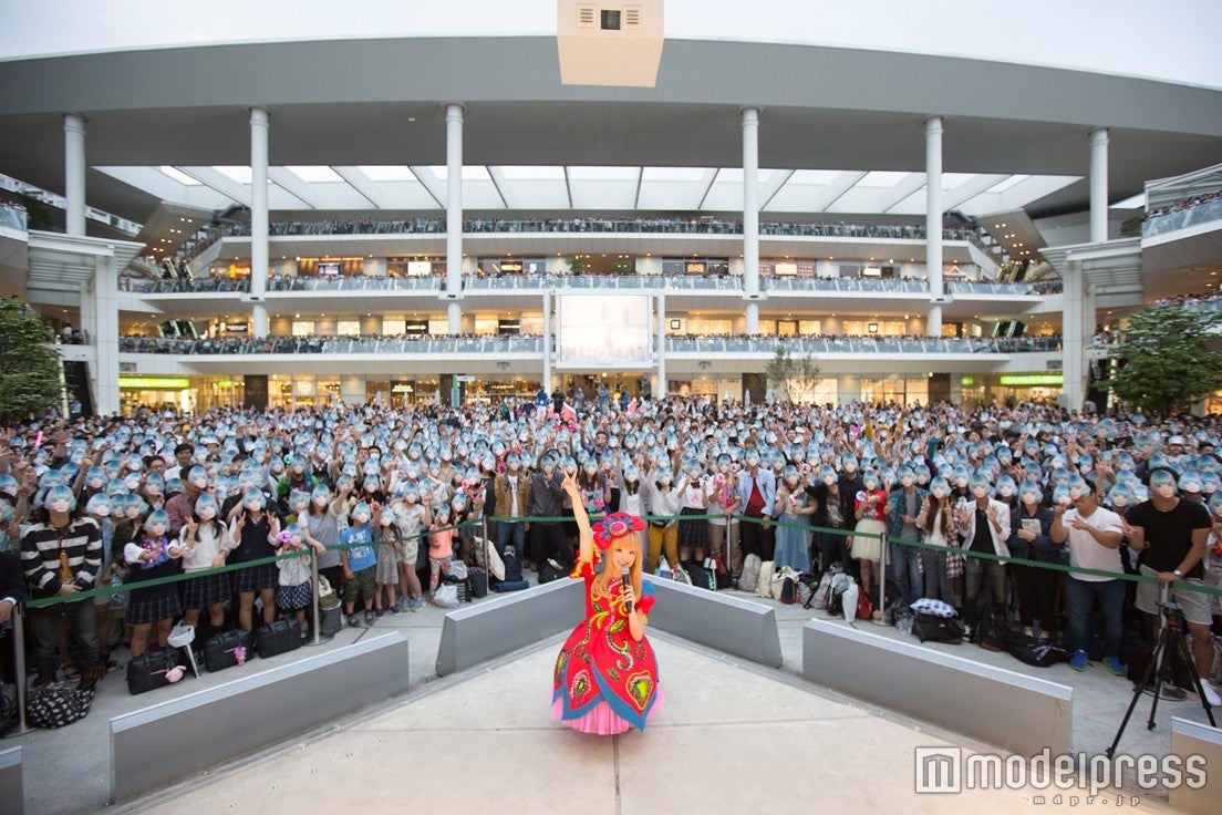きゃりーが2000人？「きもち悪くて楽しい！！」