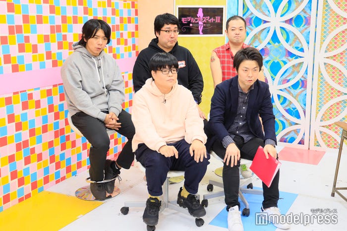 (前列)ライス(後列)マヂカルラブリー、ハロー植田 (C)モデルプレス