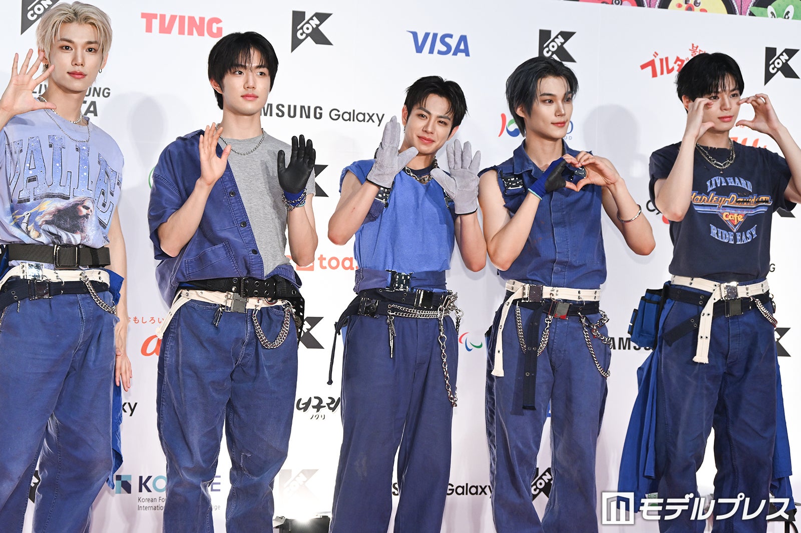 EVNNE、5人体制初の「KCON」出演 ステージで意識している部分は？【KCON JAPAN 2026／レッドカーペット】