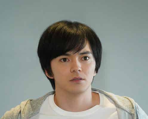 林遣都、1人3役の“三つ子”設定は「かなり挑戦的な企画」 ソーシャルディスタンスドラマへの思いを語る<世界は3で出来ている>