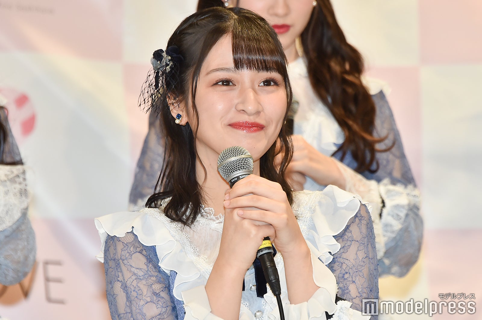 早泣き対決を行うも笑ってしまう佐々木舞香 （C）モデルプレス