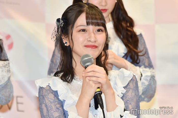 早泣き対決を行うも笑ってしまう佐々木舞香 (C)モデルプレス