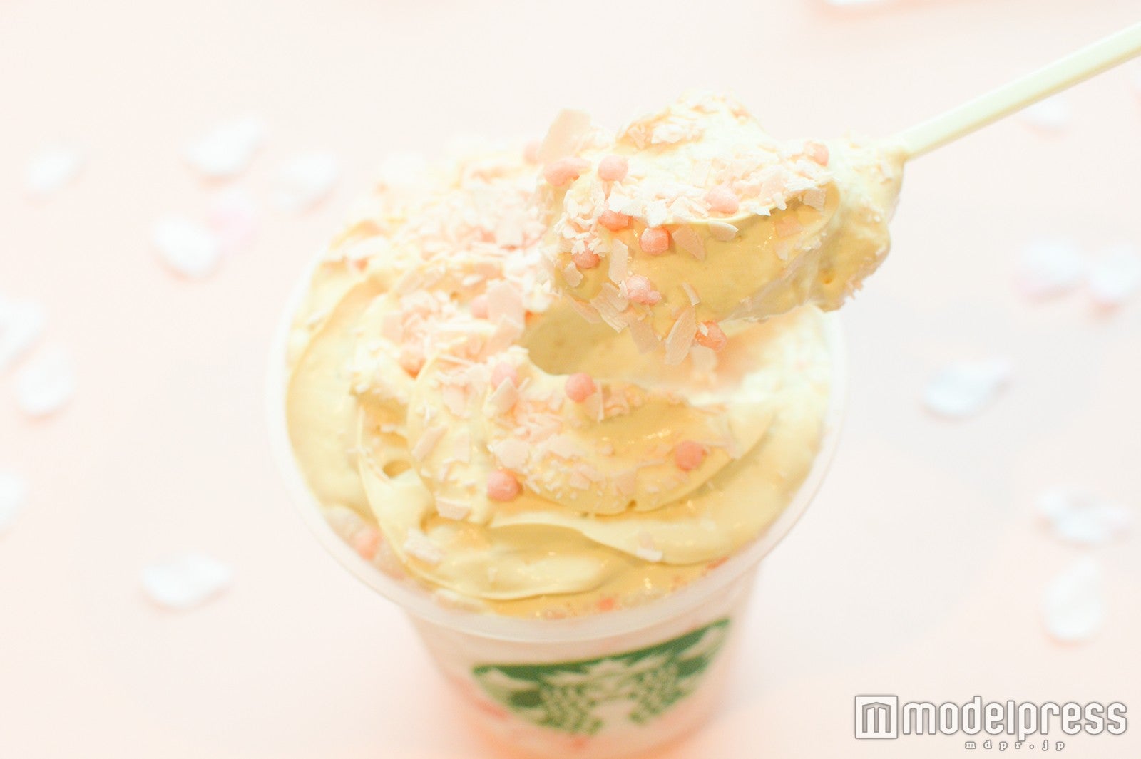 メープルホイップクリームに悶絶（C）モデルプレス