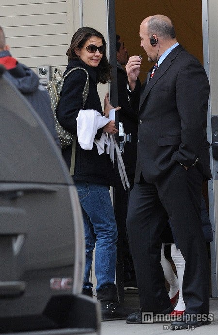 ケイティ・ホームズ、白髪とシワが自然なエイジング