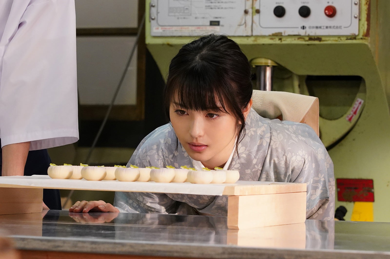 浜辺美波「私たちはどうかしている」第6話より（C）日本テレビ