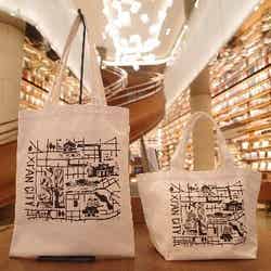 西安の街並みが表現された西安邁科 蔦屋書店限定トートバッグ／画像提供：蔦屋書店