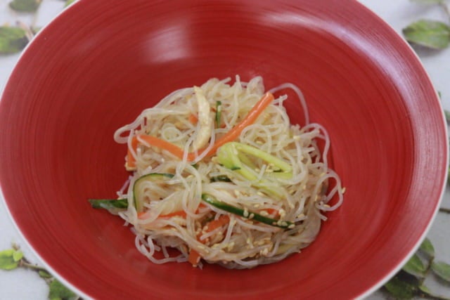 春雨サラダ取り分け