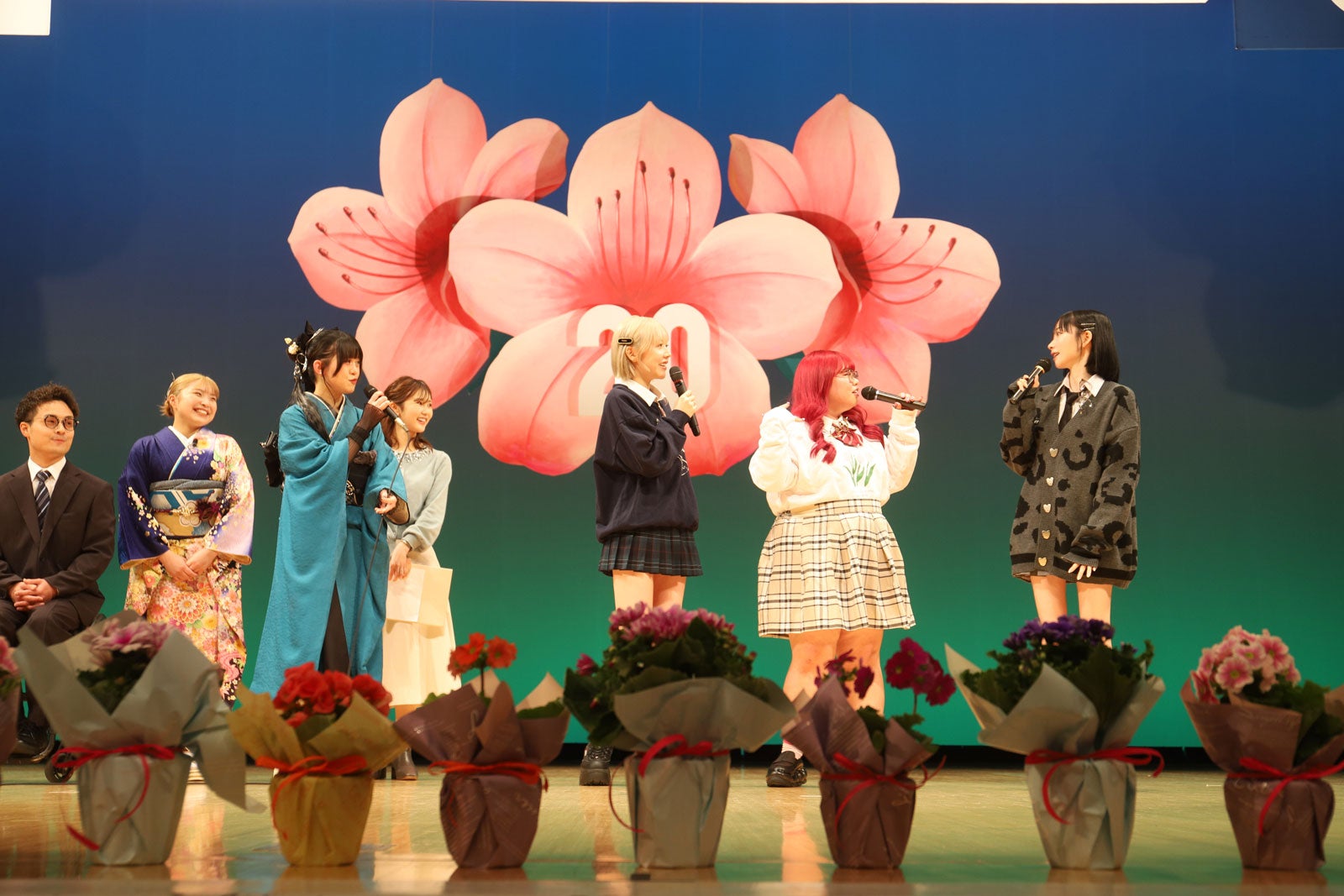 エア、UraN、浅見めいら（C）令和7年鯖江市はたちのつどい