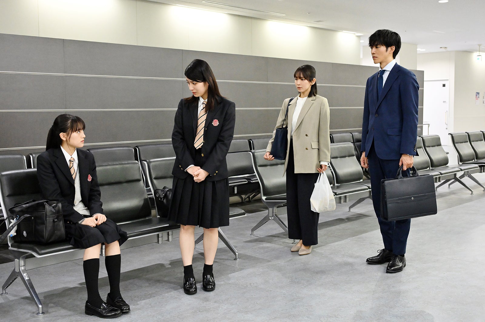 上坂樹里、蒔田彩珠、吉岡里帆、松坂桃李「御上先生」第3話（C）TBS