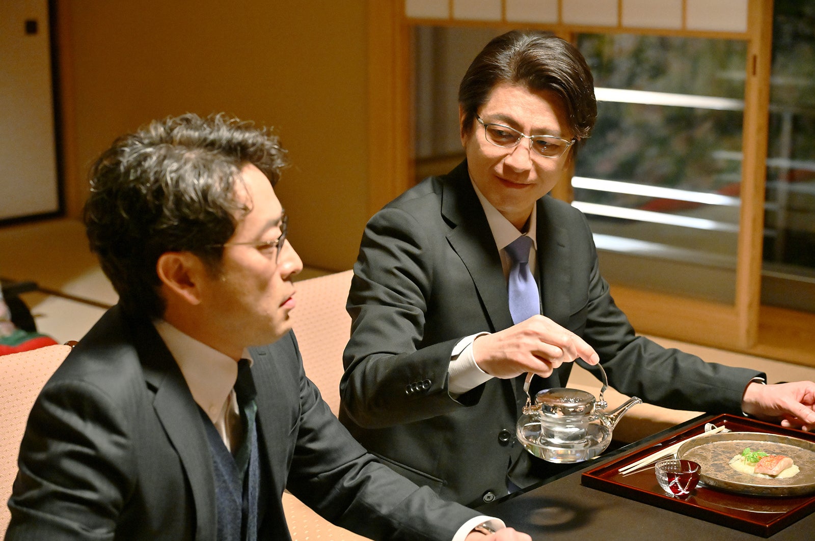 迫田孝也、及川光博「御上先生」第6話（C）TBS