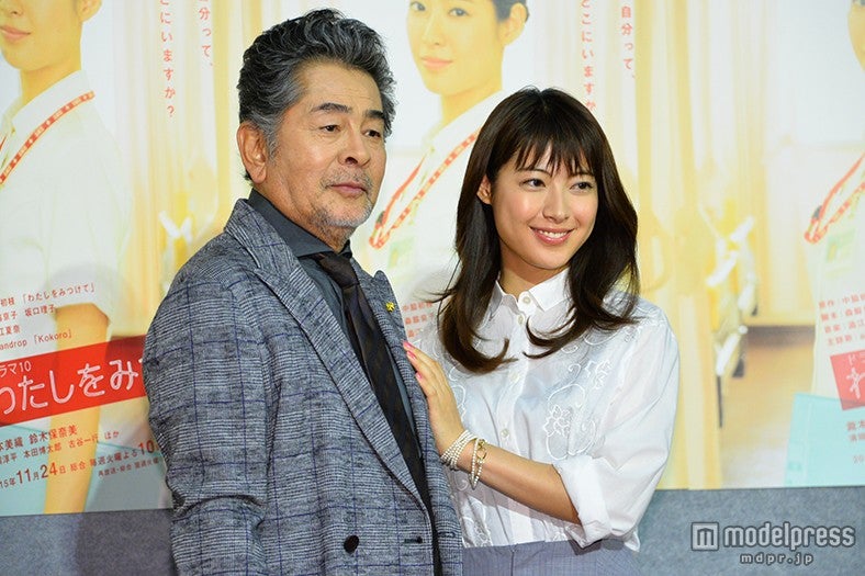 （左から）古谷一行、瀧本美織