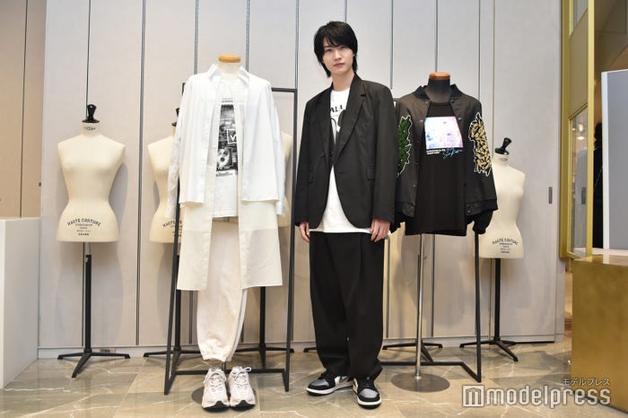 「Dori Sakurada Debut Tour 2023 “Retrograde Satellite”」着用衣装を展示/桜田通(C)モデルプレス