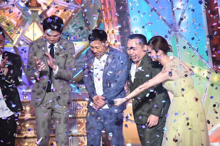 優勝決定の瞬間/ミルクボーイ(C)M-1グランプリ事務局