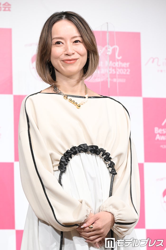 鈴木亜美、愛娘の顔出しダンス動画公開「美形」「ママそっくり」と反響