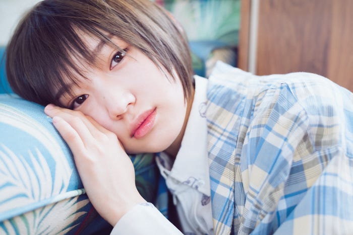 太田夢莉『青』(撮影:前康輔)幻冬社