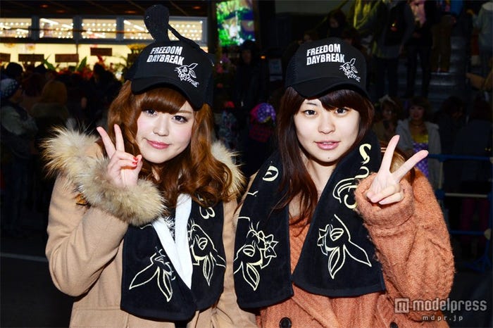 (左から)益若に一目惚れをしてからずっとファンだというちいさんと、新潟からお越しのゆうにゃんさん