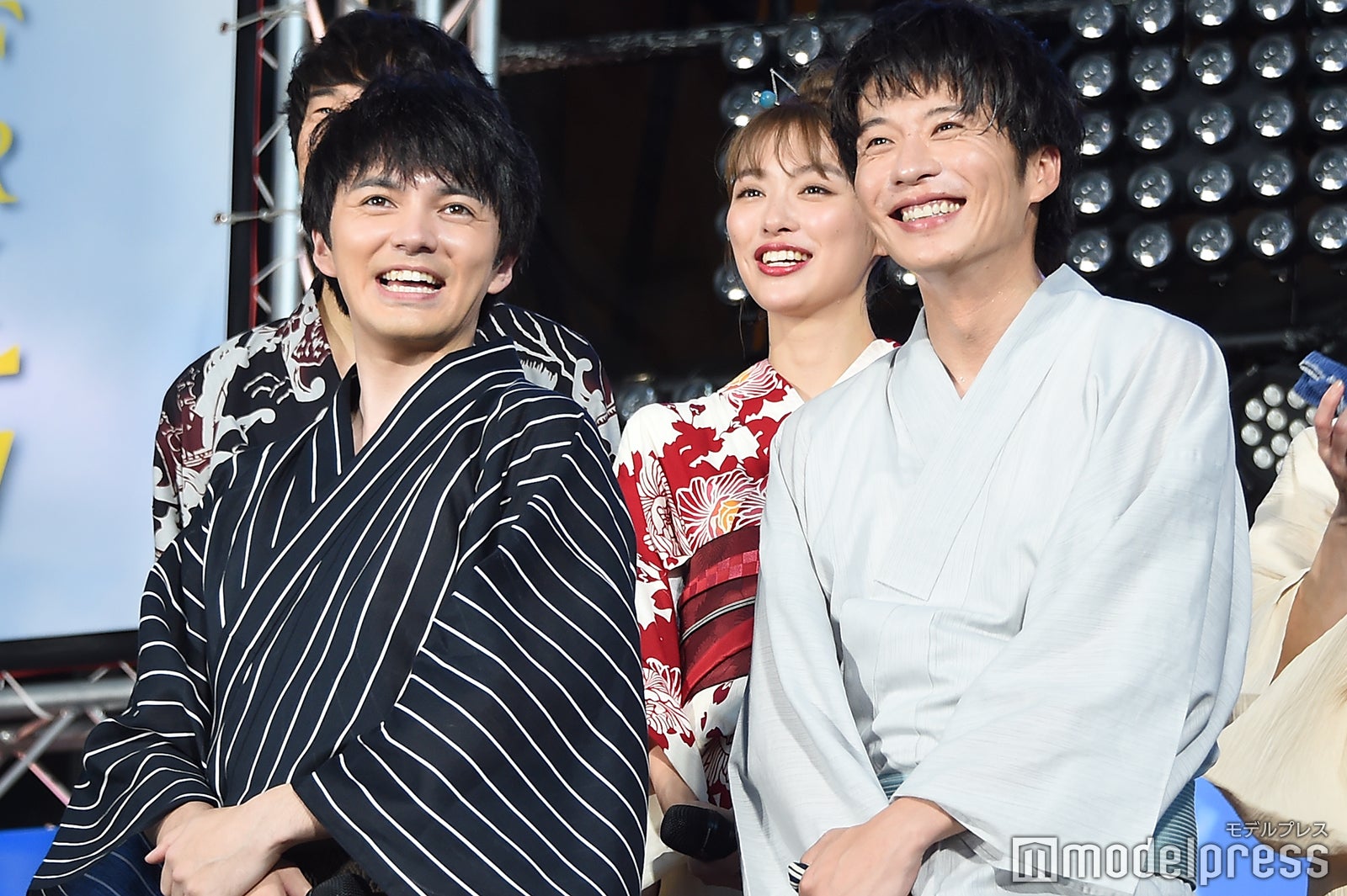 仲良し林遣都＆田中圭（C）モデルプレス