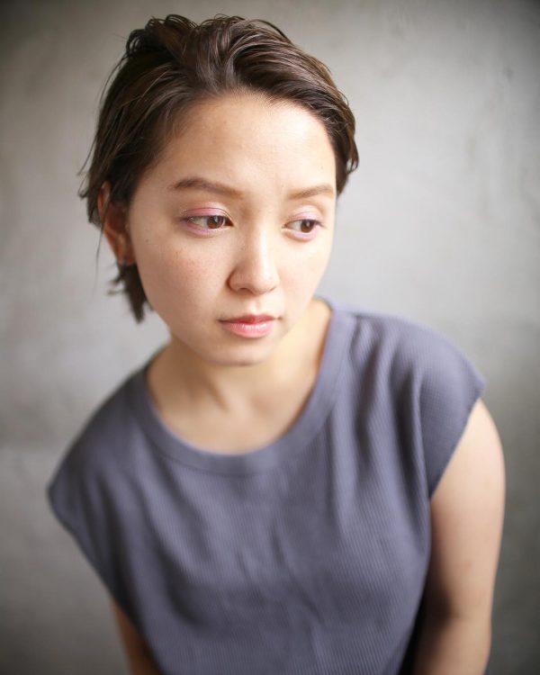 おでこ出しのヘアアレンジ集 髪の長さ別の前髪アップスタイルをご紹介 モデルプレス おでこ出しのヘアアレンジ集 髪の長さ別の前髪アップスタイルをご紹介 モデルプレス