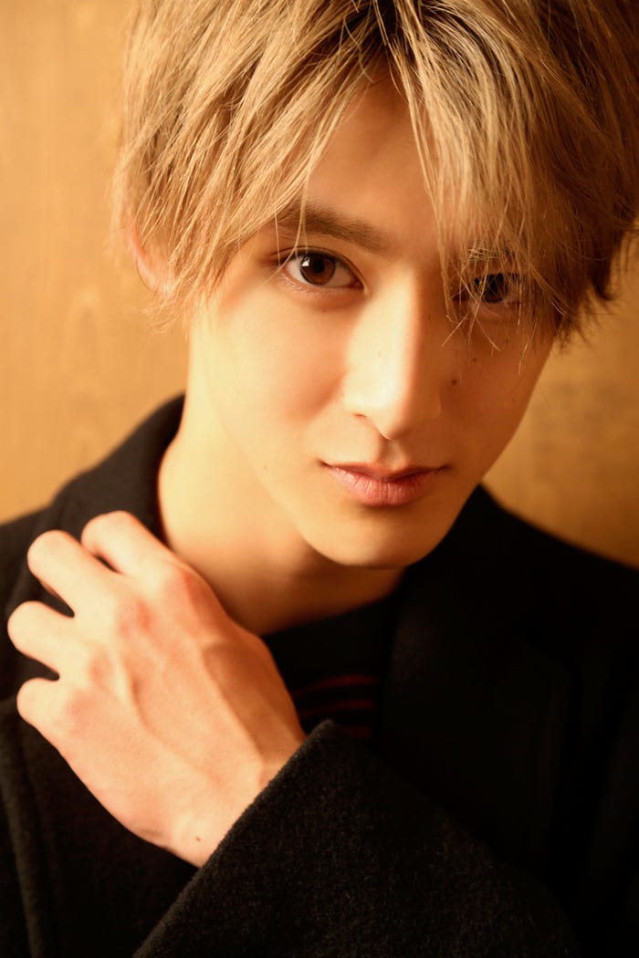 「伊藤あさひカレンダー2019.04-2020.03」(東京ニュース通信社刊)/提供写真