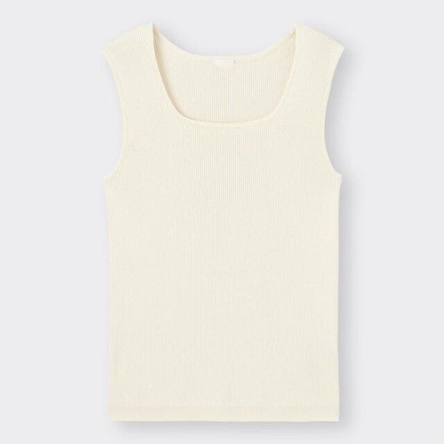 GU　オーバーサイズベスト　今っぽワントーンコーデ　マニッシュ　asuka　イラスト　リブスクエアネックニットタンクトップ