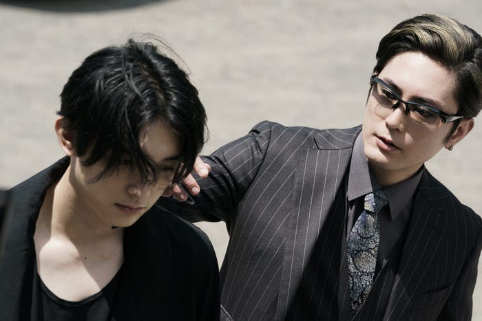 吉沢亮、間宮祥太朗(C)和久井健/講談社 (C)2020 映画「東京リベンジャーズ」製作委員会