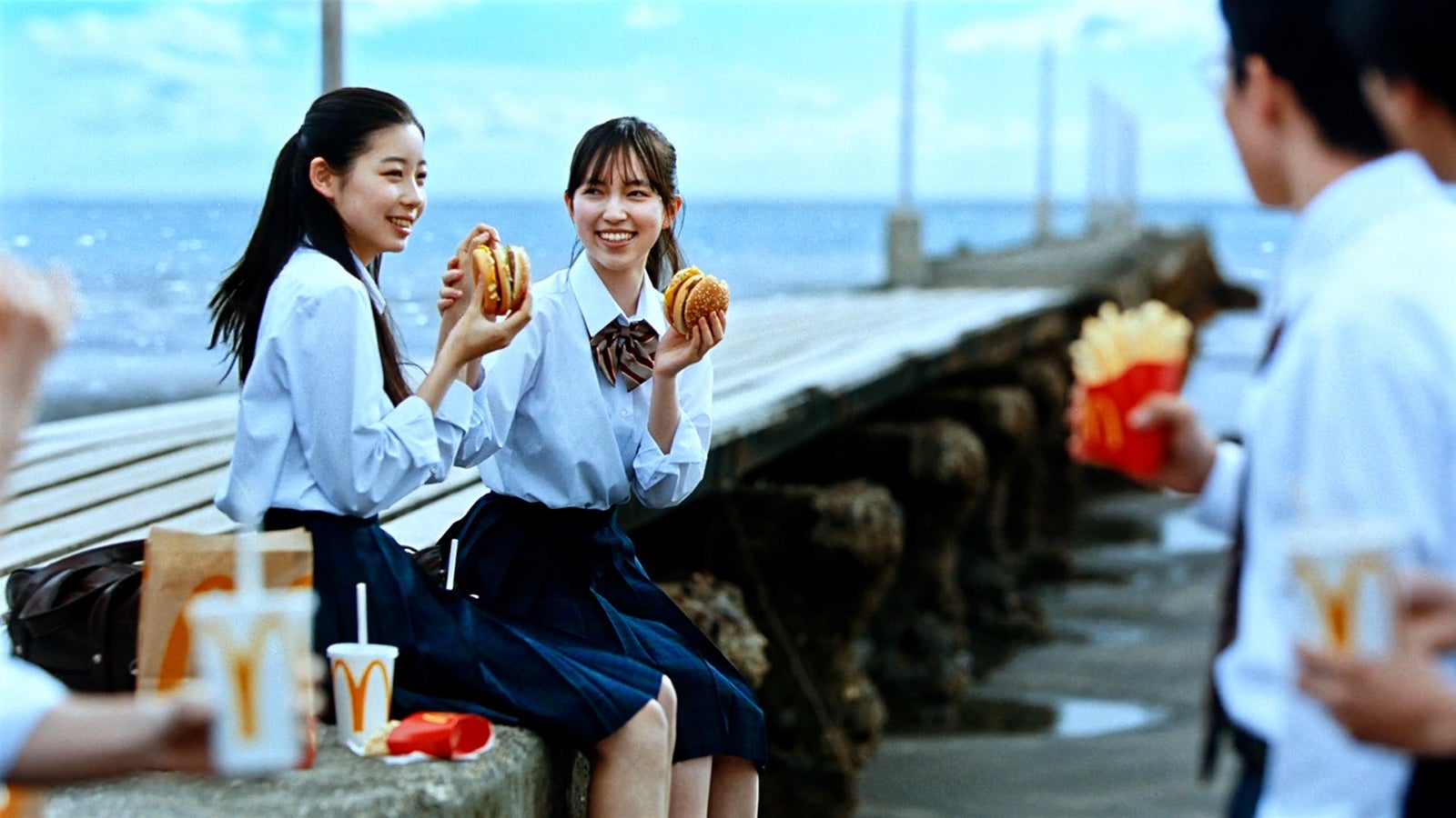 ビッグマック「明日も 笑おう あの頃も今も」篇（提供写真）