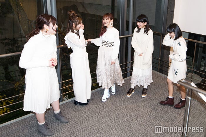 Little Glee Monster(左から)かれん、MAYU、芹奈、manaka、アサヒ(C)モデルプレス